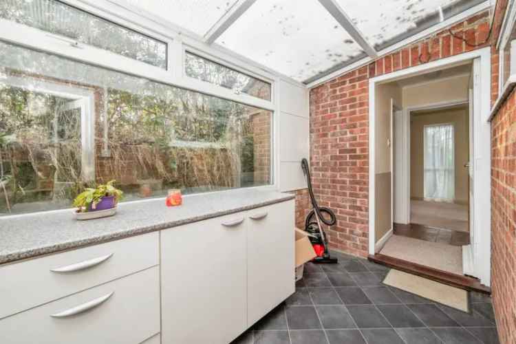Spacious Detached Bungalow Near North Walsham Town Centre