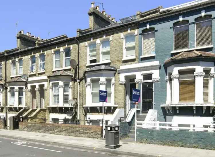 2 Double Bedroom Victorian Conversion Flat with Roof Terrace