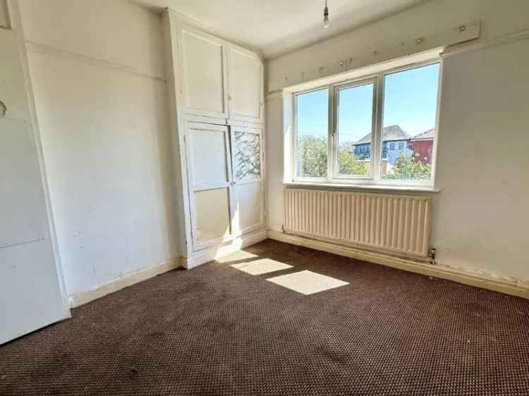 3 Bed Semi Detached House South Facing Garden No Onward Chain