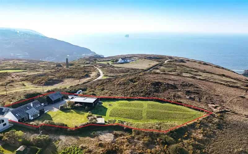 10 Bedroom Detached House For Sale