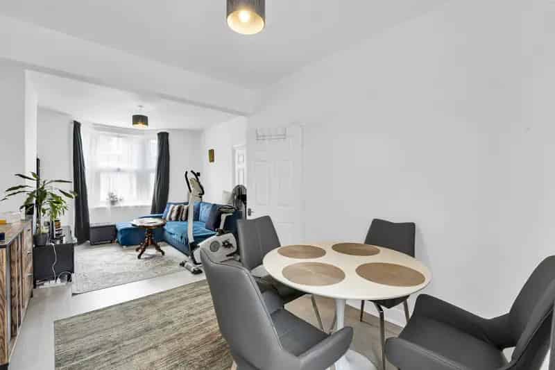3 Bedroom House for Sale - Family Home with Garden