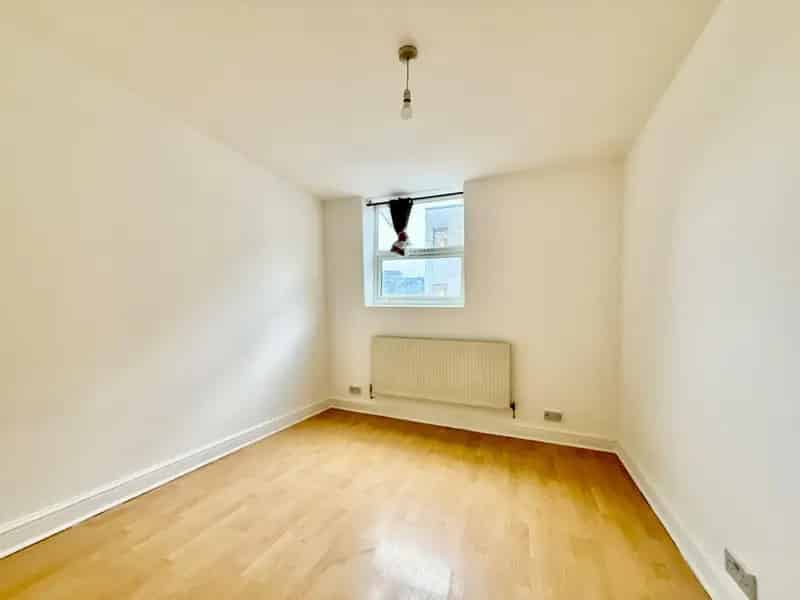 2 Bedroom Flat House to Rent in London near Brick Lane