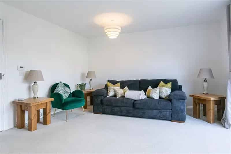 3 Bed Semi Detached House Winchburgh Private Garden Allocated Parking