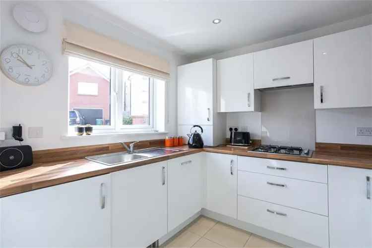 3 Bed House - Semi Detached with 1 Reception Room