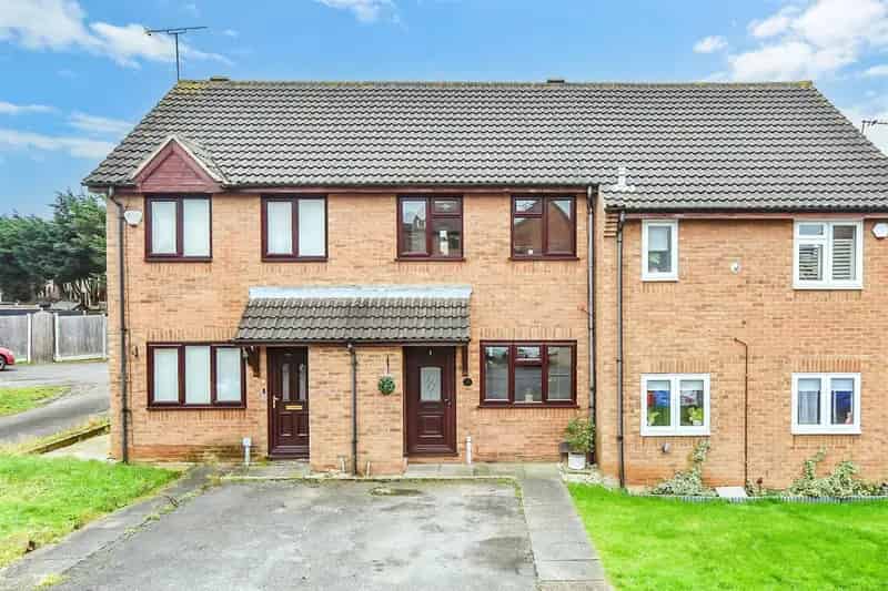 2 Bedroom Terraced House for Sale Near Wickford Station