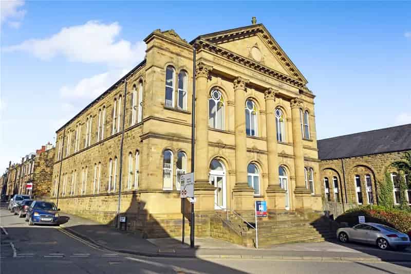 Two Bedroom Top Floor Apartment Morley