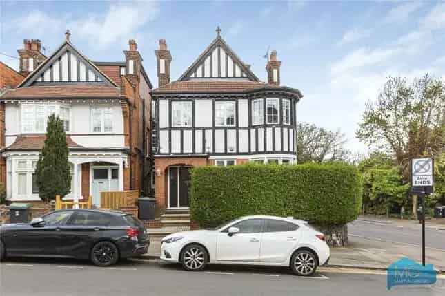 5 Bedroom Period Home near Muswell Hill Broadway