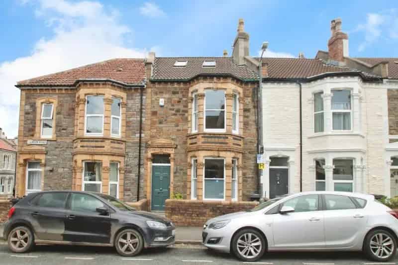 4 Bedroom Terraced House Southville Available to 4 Sharers