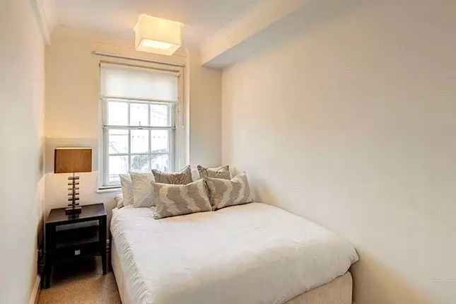 Flat to rent in Pelham Court, 145 Fulham Road, Chelsea SW3