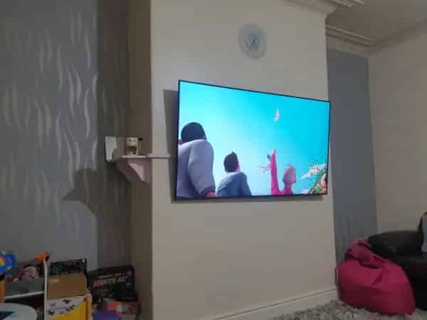 Beautiful 3 Bed House in Bradford Near Schools and Hospital