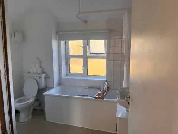 Lovely Semi Detached House Quiet Road Large Garden 2 Beds
