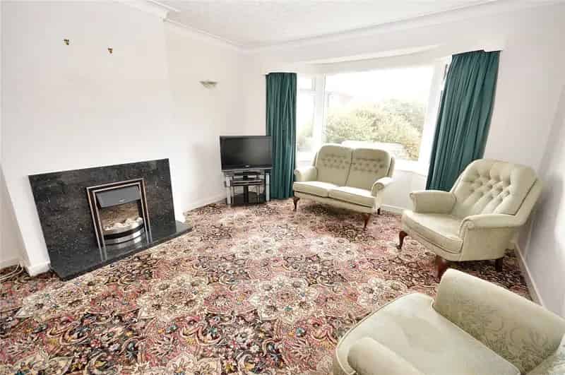 TRUE BUNGALOW Large Garden Two Bedrooms Adel Chain Free