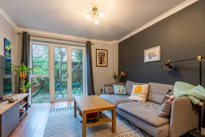 2 Bedroom Maisonette for Sale Bristol Harbourside