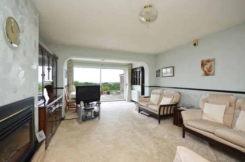 2 Bedroom Bungalow For Sale Bristol