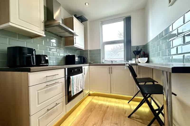 Spacious 2-Bedroom House All Bills Included Newly Refurbished