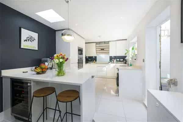 Two-Bedroom House in Gated Mews London SW4