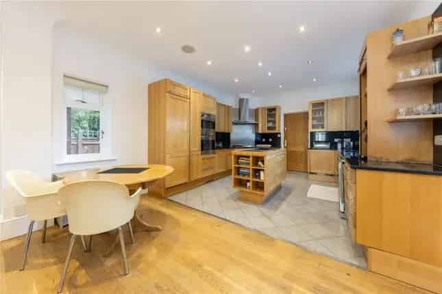 Six Bedroom Detached House Wimbledon Berkeley Homes Double Garage Off Street Parking