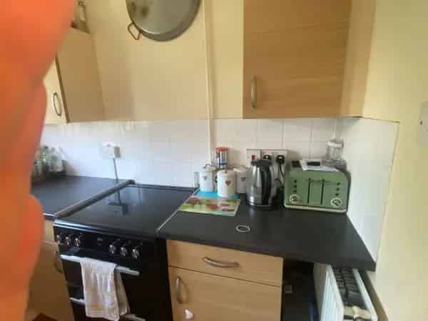 Large 2 Bed Flat  Quiet Building Big Garden