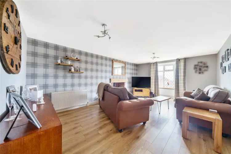 House For Sale in Leeds, England