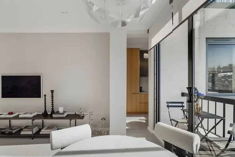 Elegant 2-Bedroom Chelsea Apartment High Specification Finish