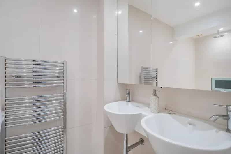 2-Bedroom Apartment in South Hampstead Conservation Area Bills Included