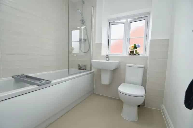 4 Bed Family Home for Sale Near Shops and Schools
