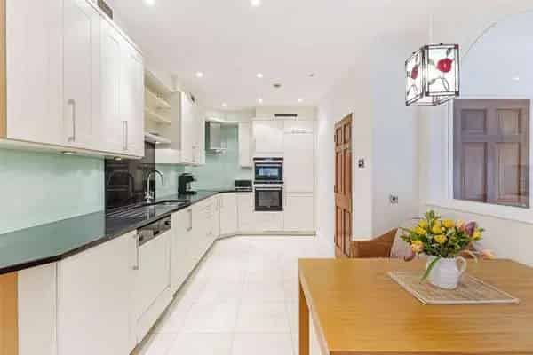 Waterglades Apartment Beaconsfield 3 Beds Private Garden