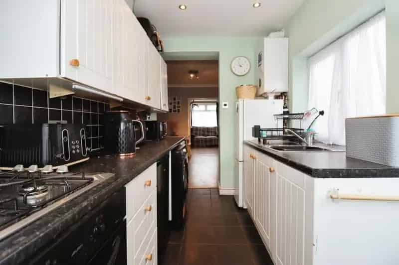 1930s 3-Bed End Terrace House Filton Double Glazing Gas Central Heating