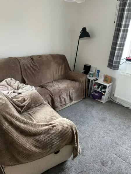 Upside Down House 1 Bedroom Pet Friendly Parking