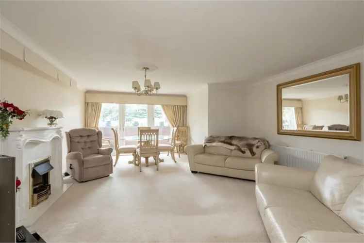 2 Bed Flat Ground Floor with Parking and Landscaped Grounds