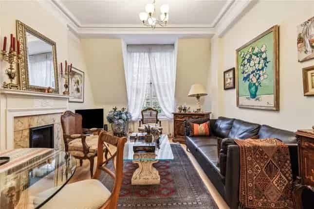 Mayfair Flat for Sale: 2 Bed, Lift, Porter