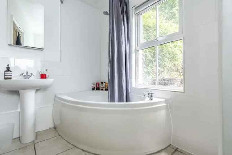 1 Bed Garden Flat Clapham North Brixton