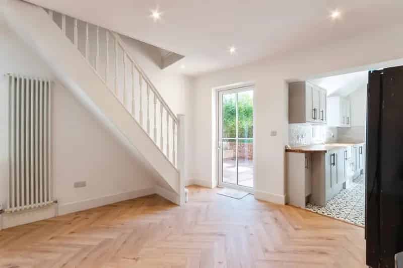 Refurbished Character Property in Weedon - 5 Bedrooms, 2 Bathrooms