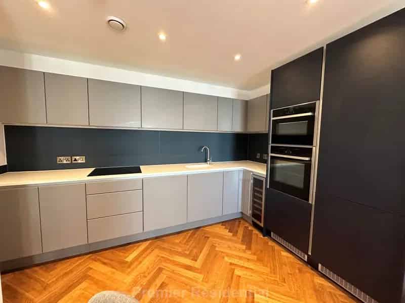 2 Bedroom Apartment Manchester Deansgate Square