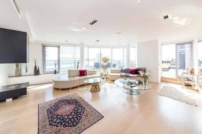 Flat for Sale in New Providence Wharf London E14