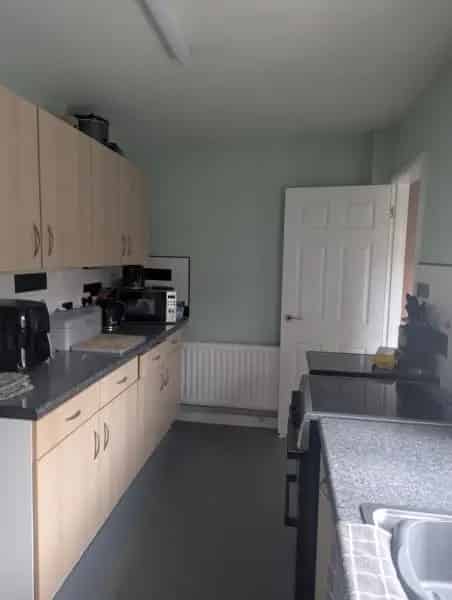 2 Bed House with Large Garden Ideal for Families