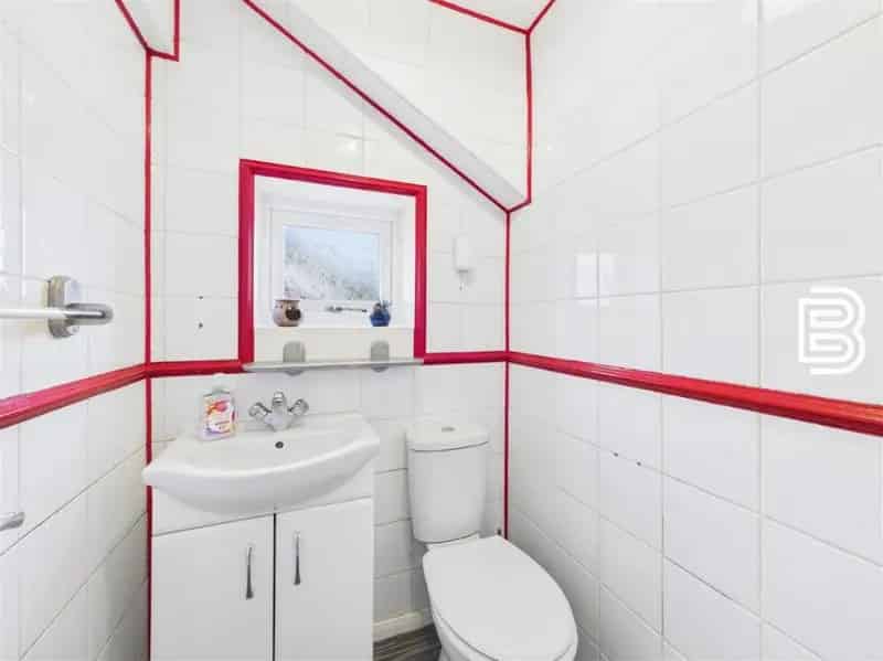 4 Bed Semi Detached House for Sale Hillside