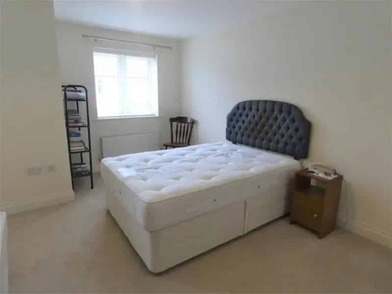 3 Bed Semi-Detached House for Sale No Chain