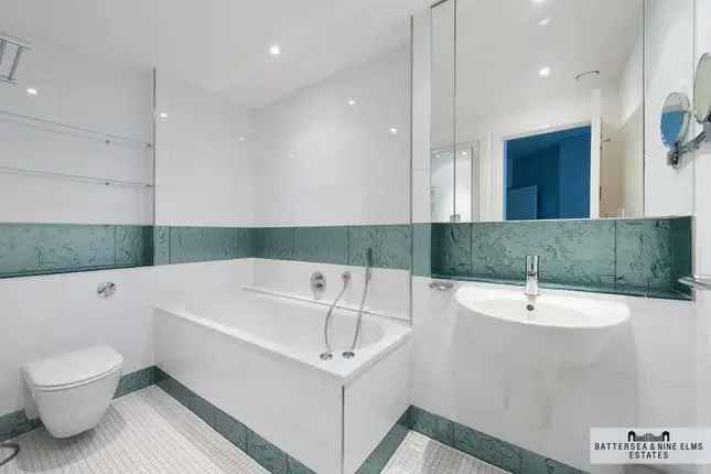 Flat for sale in Queenstown Road, London SW11