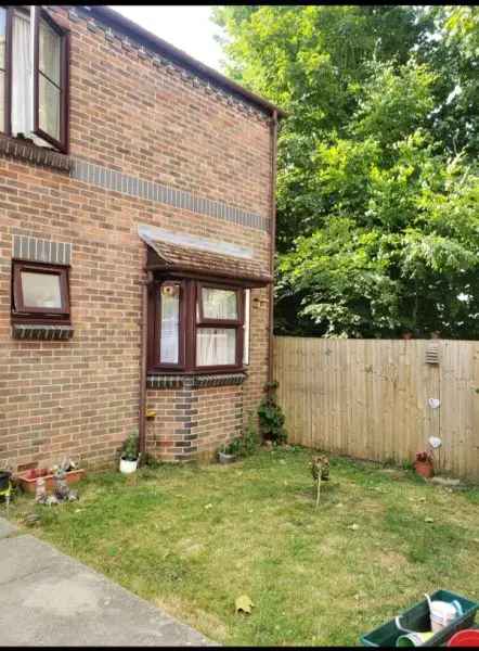 House For Rent in Wealden, England