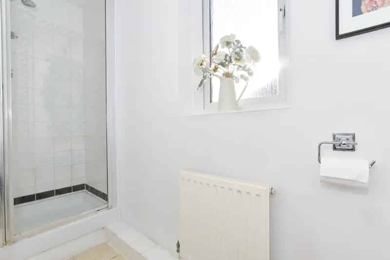 3 Bedroom Link Detached House for Sale in Allington Maidstone