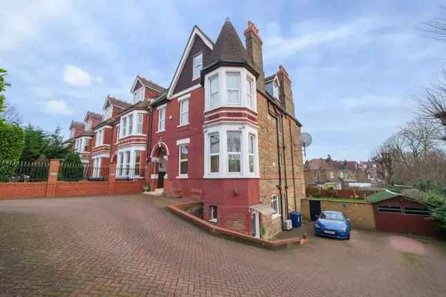 Semi Detached House for Sale in Creffield Road London W5