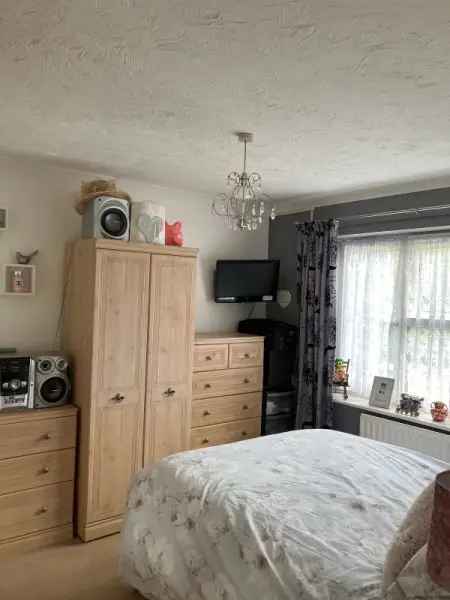 Flat For Rent in Colchester, England