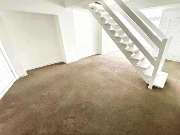 2 Bedroom Terraced House Near Public Transport