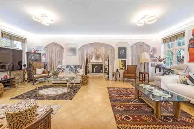 Detached House for Sale in East Sheen SW14