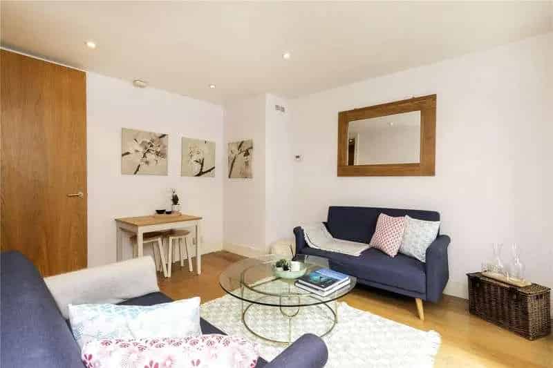 1 Bed Flat for Sale Barnsbury Conservation Area Chain Free