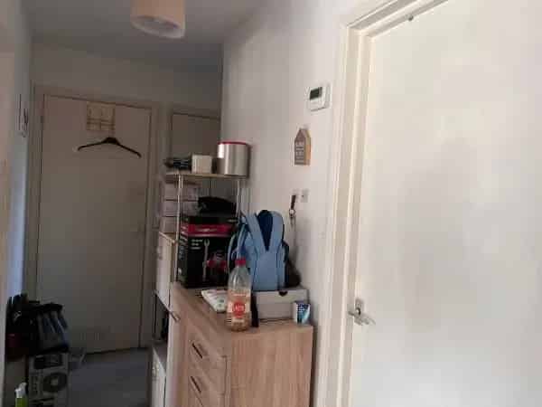 2 Bed Ground Floor Flat Maisonette Near Morrisons B&M