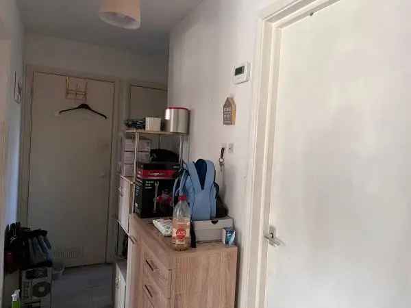 Flat For Rent in Basingstoke and Deane, England