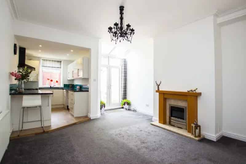 2 bedroom House
 For Sale 
Total Size: 947 SQ FT