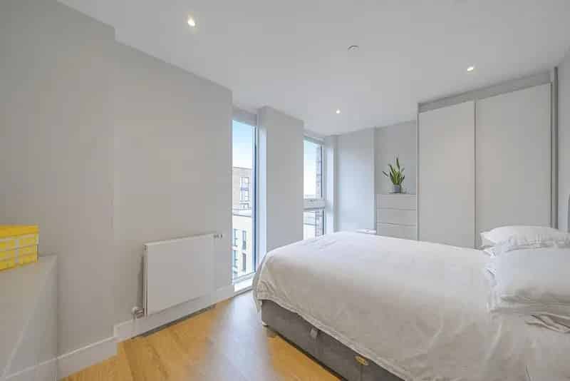 Flat For Sale , London, England
